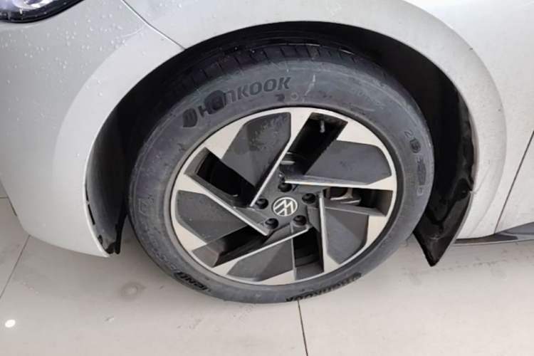 Used Volkswagen ID.3 2024 Outstanding Edition Exterior 4