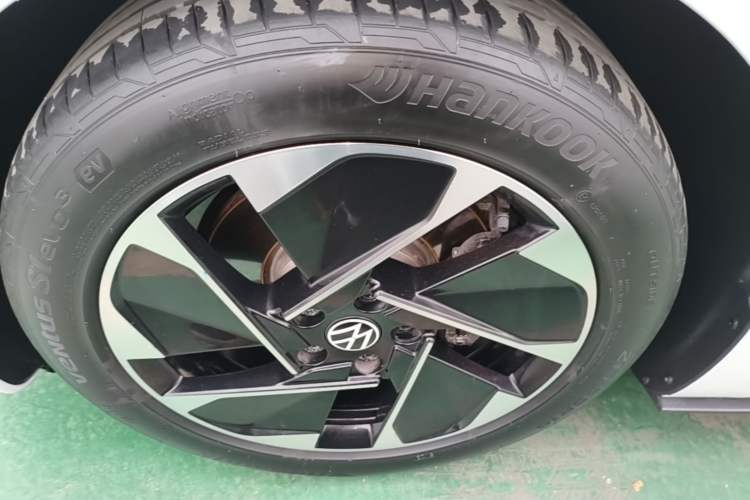 Used Volkswagen ID.3 2024 Outstanding Edition Exterior 4