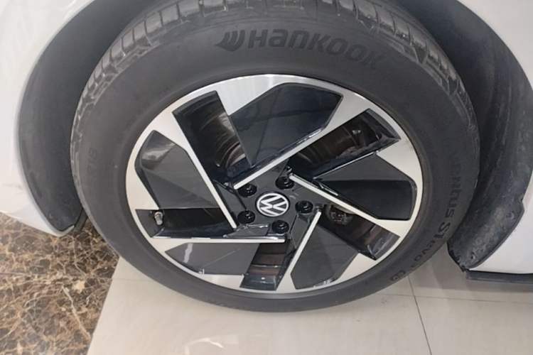 Used Volkswagen ID.3 2024 Outstanding Edition Exterior 4