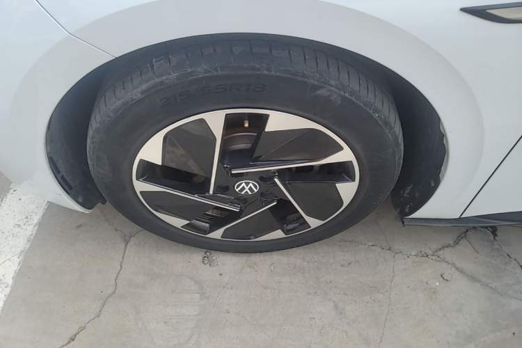 Used Volkswagen ID.3 2024 Outstanding Edition Exterior 4