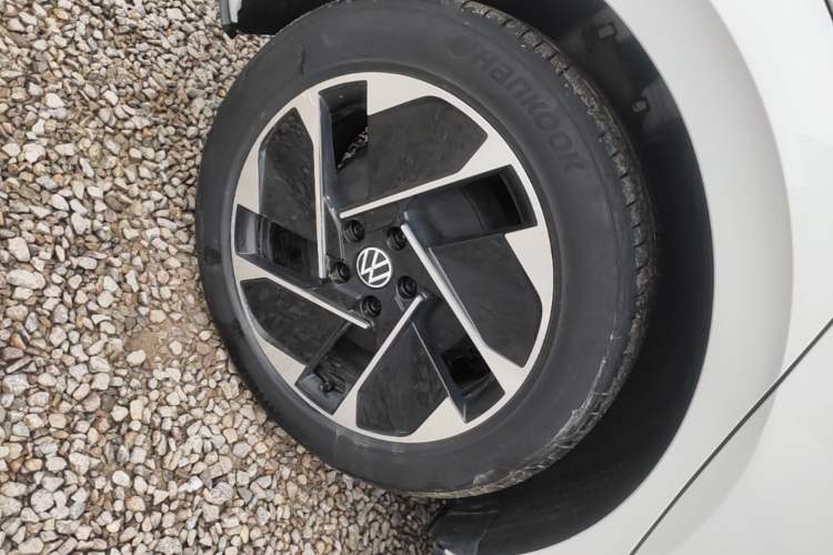 Used Volkswagen ID.3 2024 Outstanding Edition Exterior 5