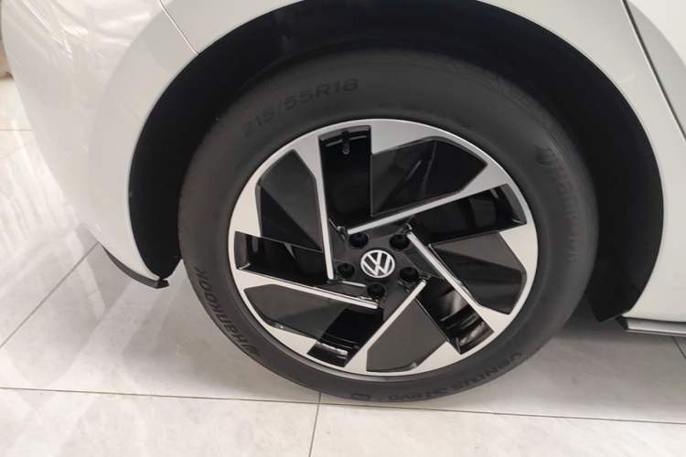 Used Volkswagen ID.3 2024 Outstanding Edition Exterior 5