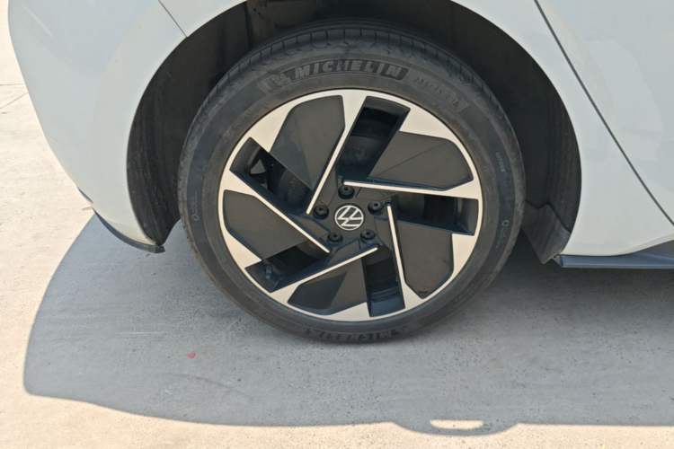 Used Volkswagen ID.3 2024 Outstanding Edition Exterior 5