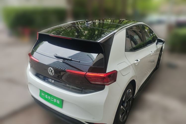 Used Volkswagen ID.3 2024 Outstanding Edition Exterior 5