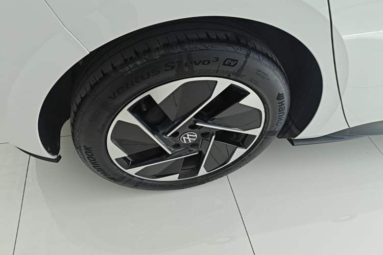 Used Volkswagen ID.3 2024 Outstanding Edition Exterior 5