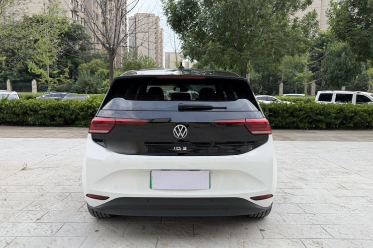 Used Volkswagen ID.3 2024 Outstanding Edition Exterior 5