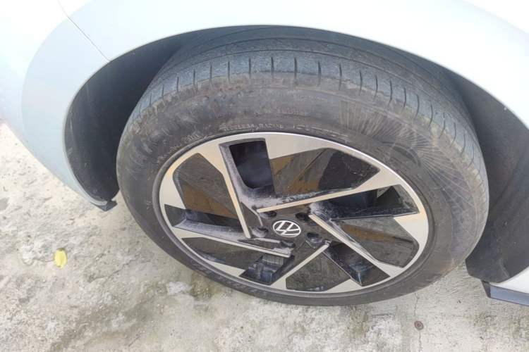 Used Volkswagen ID.3 2024 Outstanding Edition Exterior 5