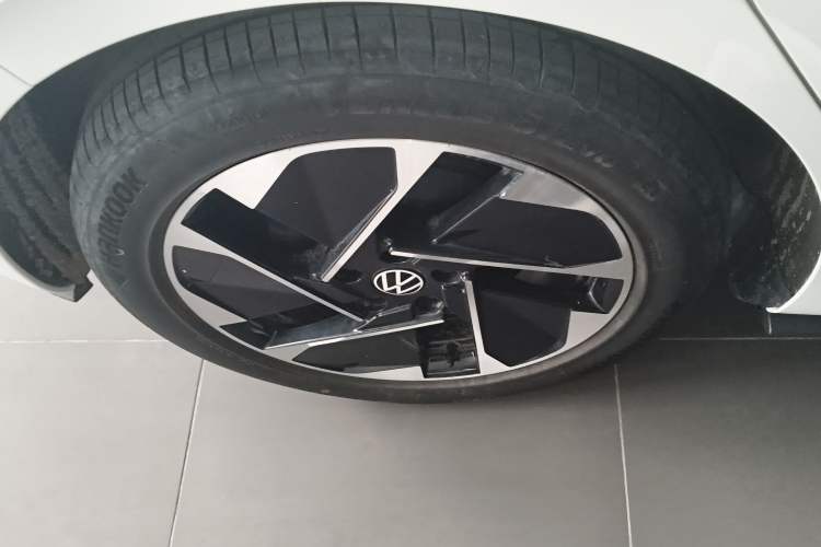 Used Volkswagen ID.3 2024 Outstanding Edition Exterior 5