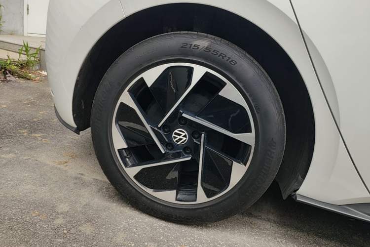 Used Volkswagen ID.3 2024 Outstanding Edition Exterior 5