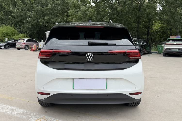 Used Volkswagen ID.3 2024 Outstanding Edition Exterior 5