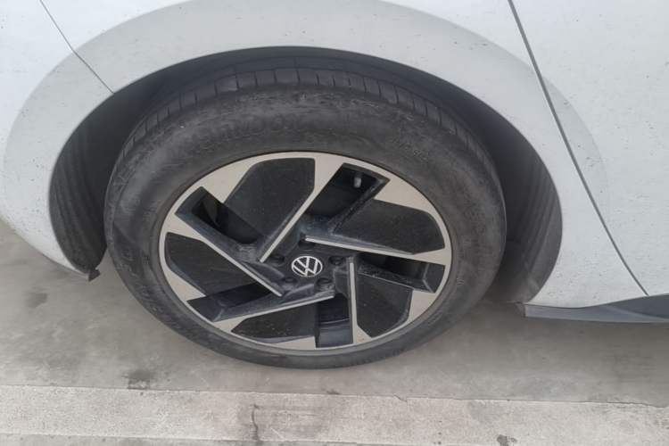 Used Volkswagen ID.3 2024 Outstanding Edition Exterior 5