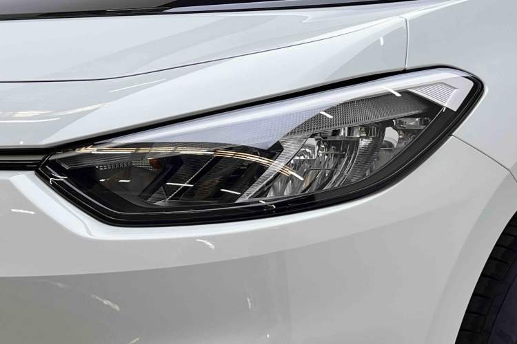 Used Volkswagen ID.3 2024 Outstanding Edition Exterior 6