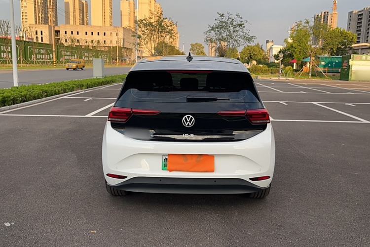 Used Volkswagen ID.3 2024 Outstanding Edition Exterior 6