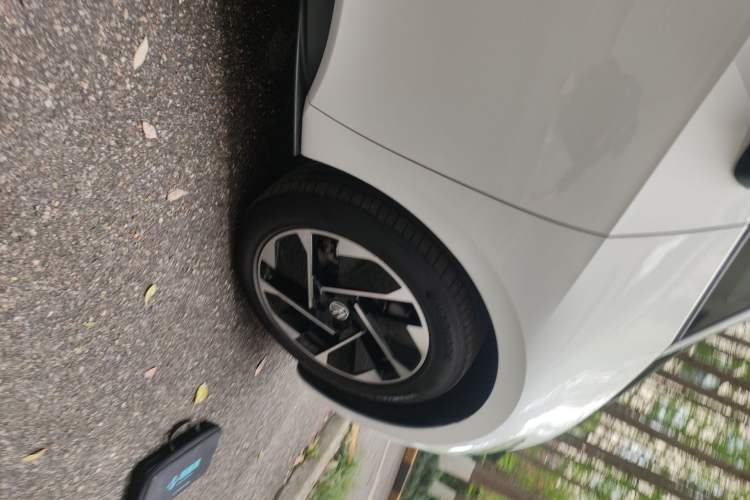 Used Volkswagen ID.3 2024 Outstanding Edition Exterior 7