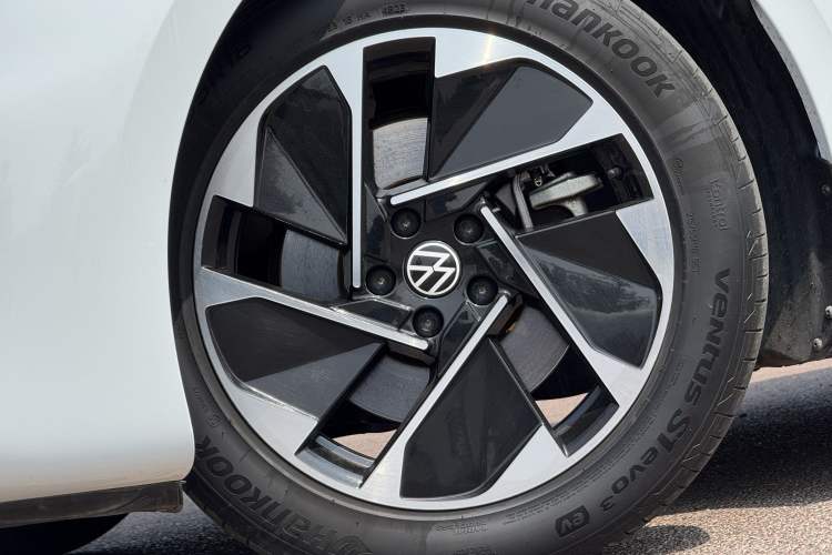 Used Volkswagen ID.3 2024 Pure & Smart Edition Exterior 8