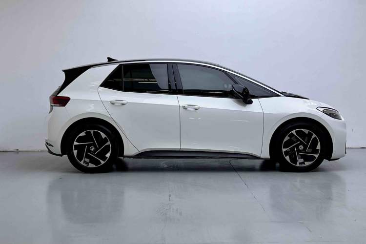 Used Volkswagen ID.3 2024 Outstanding Edition Exterior 9
