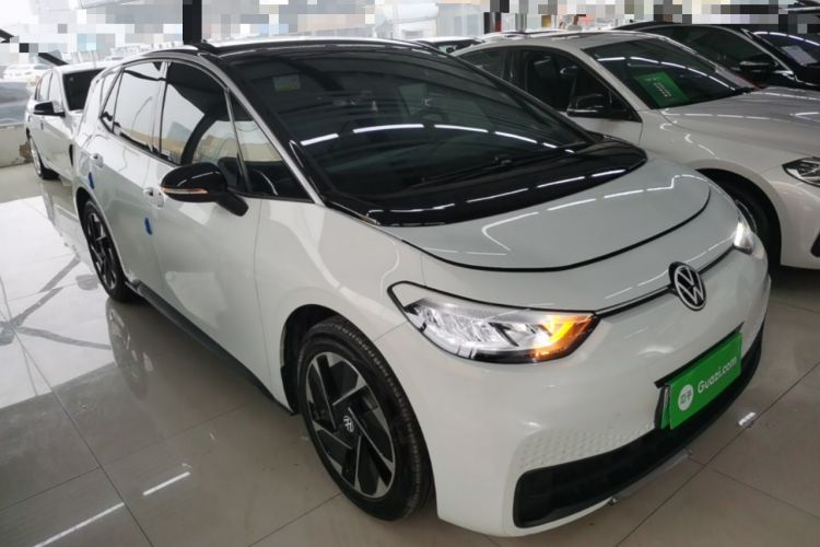Used Volkswagen ID.3 2024 Pure & Smart Edition Front Right 45 Deg