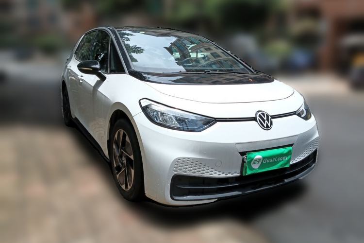 Used Volkswagen ID.3 2024 Outstanding Edition Front Right 45 Deg