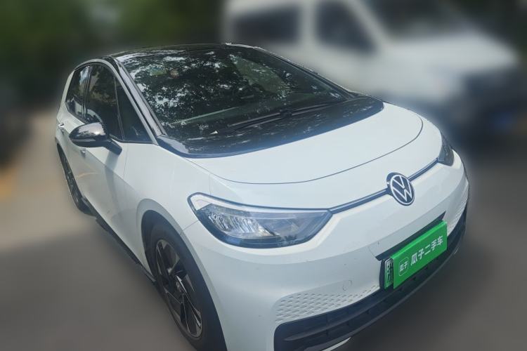 Used Volkswagen ID.3 2024 Outstanding Edition Front Right 45 Deg