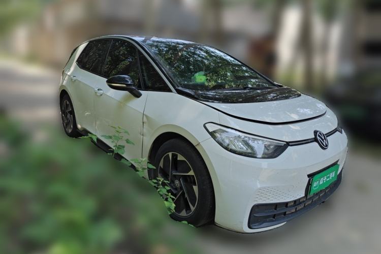 Used Volkswagen ID.3 2024 Pure & Smart Edition Front Right 45 Deg