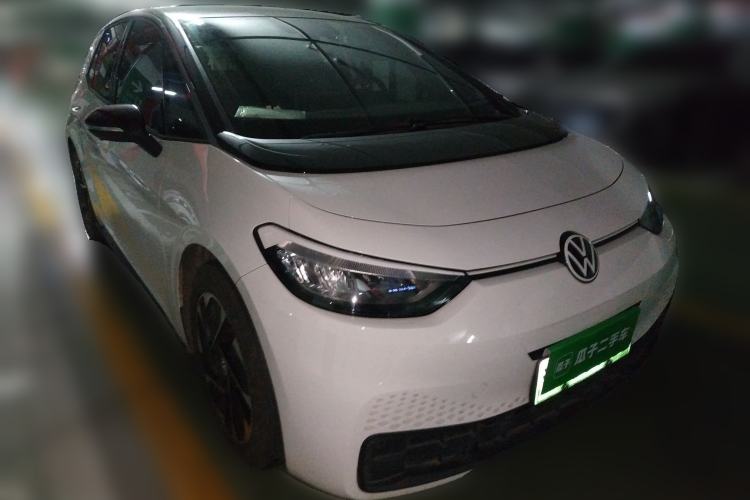 Used Volkswagen ID.3 2024 Pure & Smart Edition Front Right 45 Deg