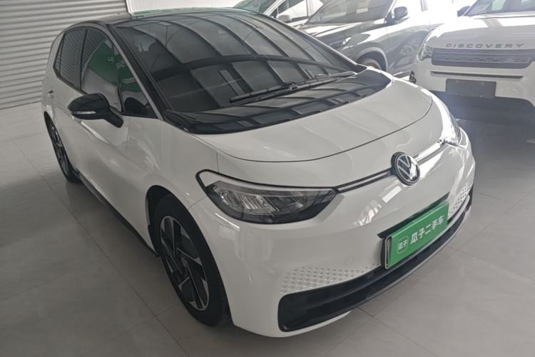 Used Volkswagen ID.3 2024 Pure & Smart Edition Front Right 45 Deg