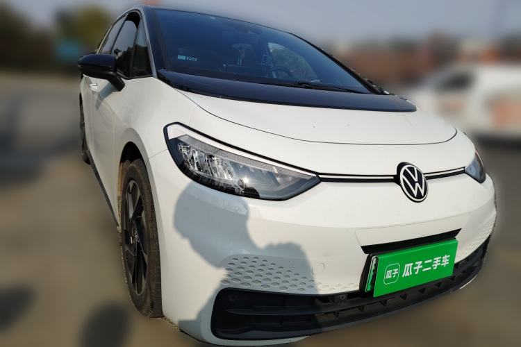 Used Volkswagen ID.3 2024 Pure & Smart Edition Front Right 45 Deg