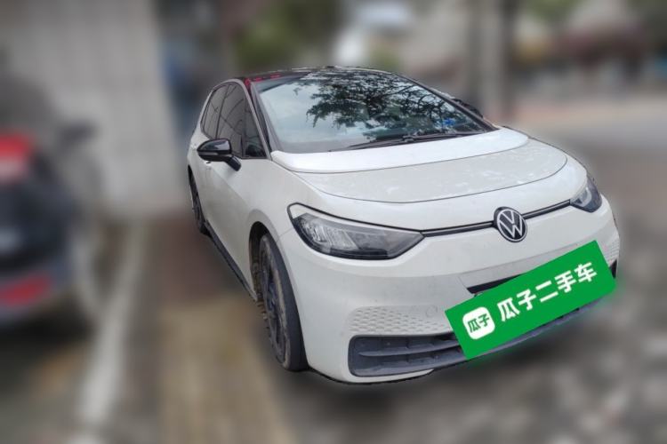 Used Volkswagen ID.3 2024 Pure & Smart Edition Front Right 45 Deg