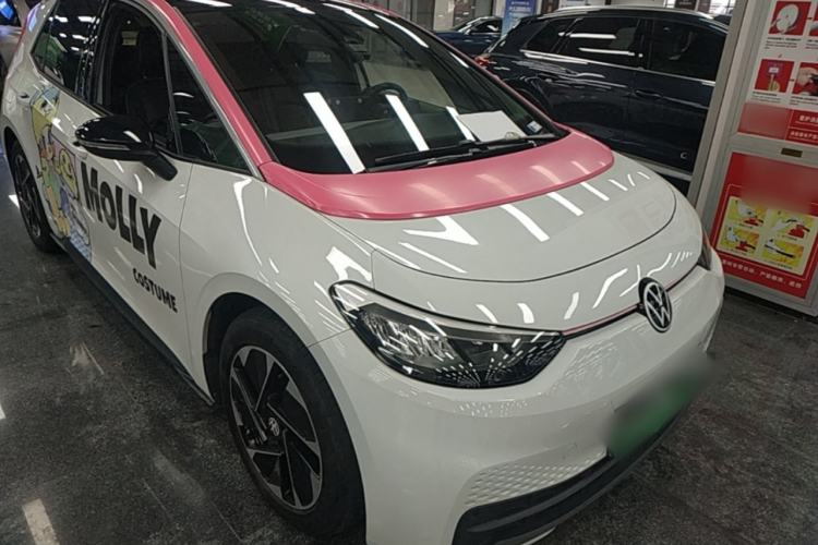 Used Volkswagen ID.3 2024 Pure & Smart Edition Front Right 45 Deg