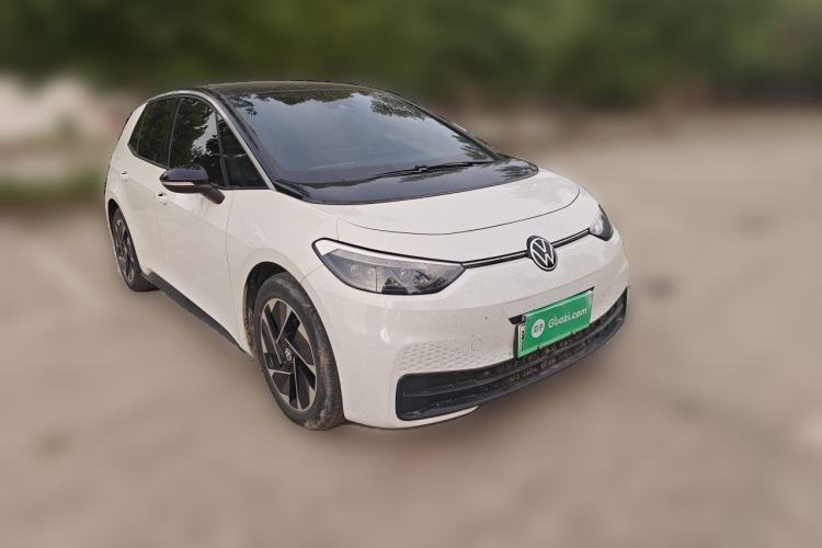 Used Volkswagen ID.3 2024 Outstanding Edition Front Right 45 Deg