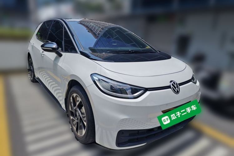 Used Volkswagen ID.3 2024 Intelligent Edition Front Right 45 Deg
