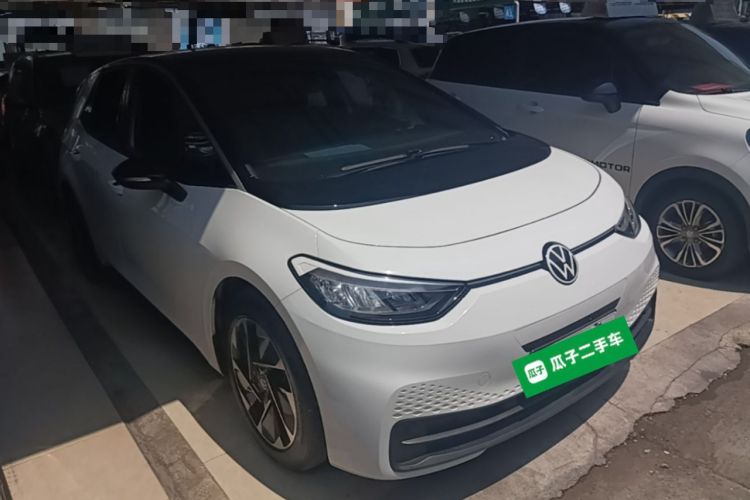 Used Volkswagen ID.3 2024 Outstanding Edition Front Right 45 Deg