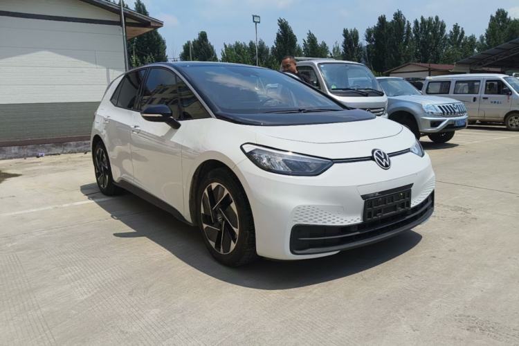 Used Volkswagen ID.3 2024 Pure & Smart Edition Front Right 45 Deg