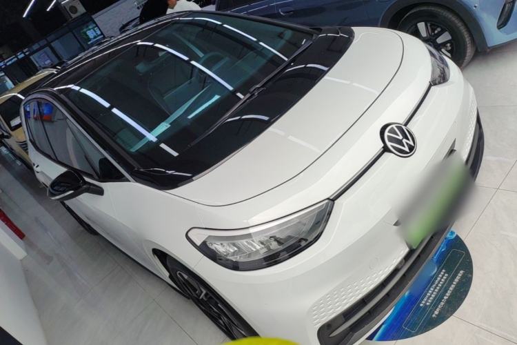 Used Volkswagen ID.3 2024 Outstanding Edition Front Right 45 Deg