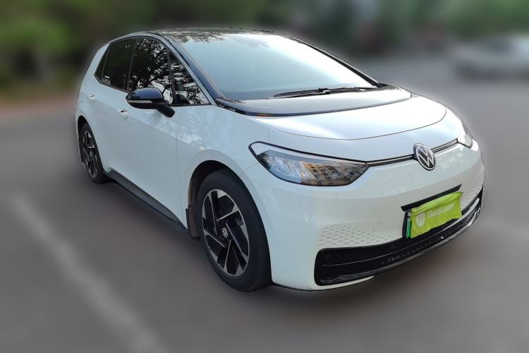 Used Volkswagen ID.3 2024 Pure & Smart Edition Front Right 45 Deg