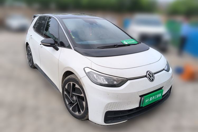 Used Volkswagen ID.3 2024 Outstanding Edition Front Right 45 Deg