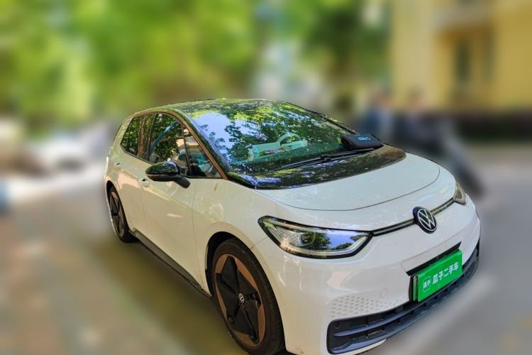 Used Volkswagen ID.3 2024 Intelligent Edition Front Right 45 Deg
