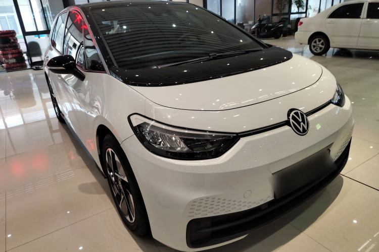 Used Volkswagen ID.3 2024 Pure & Smart Edition Front Right 45 Deg