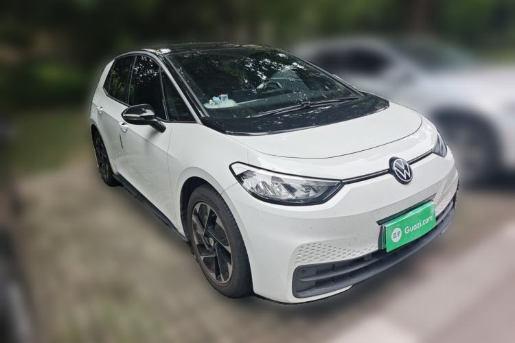 Used Volkswagen ID.3 2024 Pure & Smart Edition Front Right 45 Deg