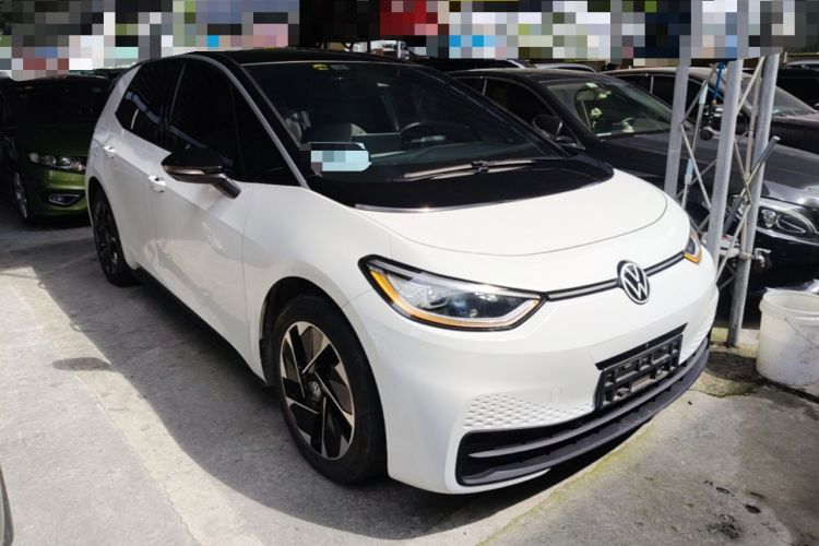Used Volkswagen ID.3 2024 Intelligent Edition Front Right 45 Deg