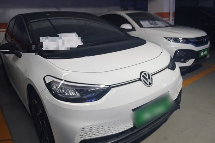 Used Volkswagen ID.3 2024 Pure & Smart Edition Front Right 45 Deg