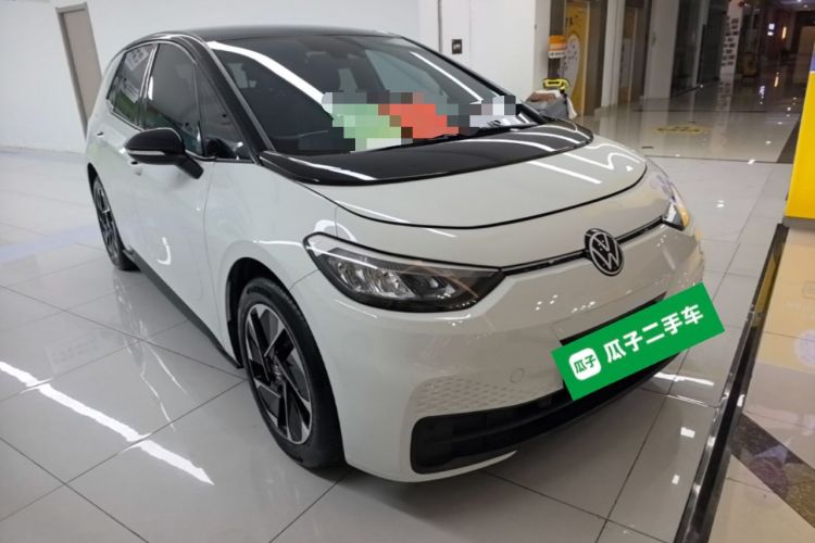 Used Volkswagen ID.3 2024 Outstanding Edition Front Right 45 Deg