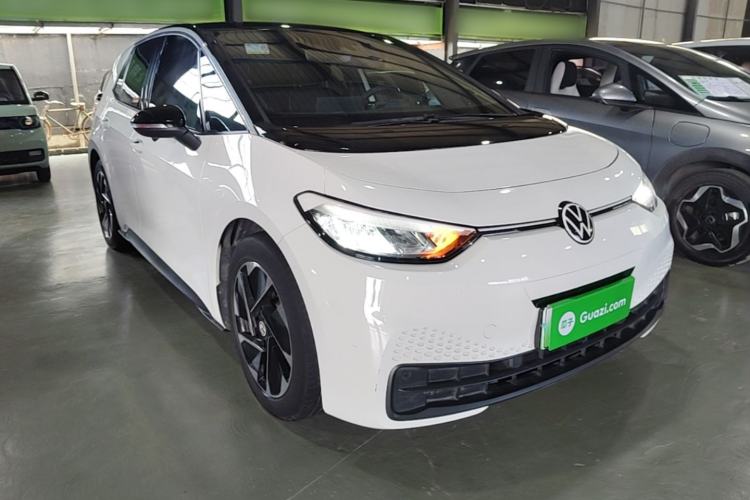 Used Volkswagen ID.3 2024 Pure & Smart Edition Front Right 45 Deg