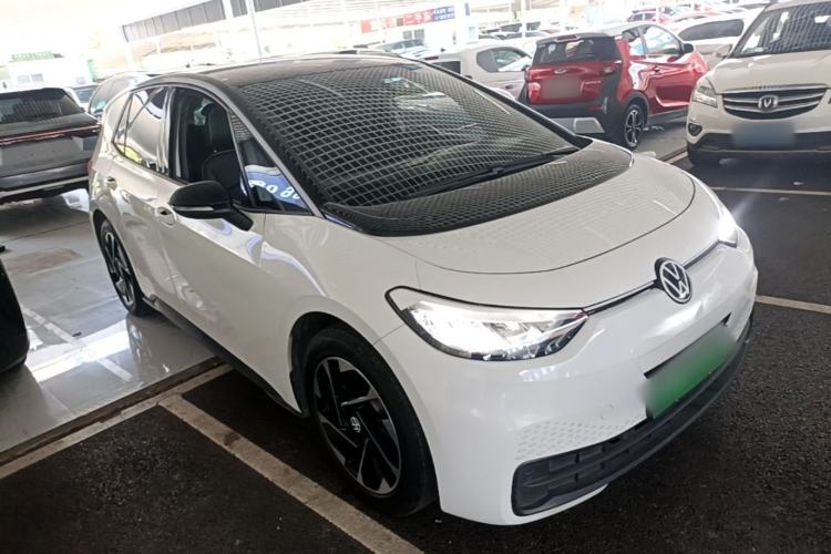 Used Volkswagen ID.3 2024 Pure & Smart Edition Front Right 45 Deg