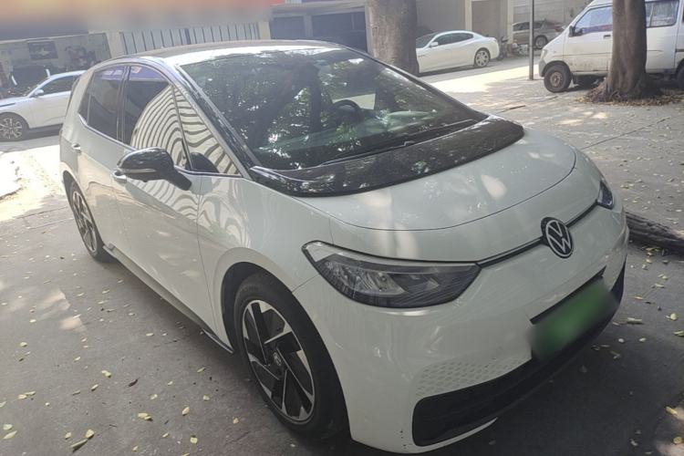 Used Volkswagen ID.3 2024 Pure & Smart Edition Front Right 45 Deg