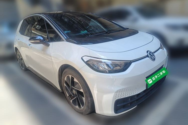 Used Volkswagen ID.3 2024 Pure & Smart Edition Front Right 45 Deg