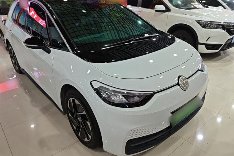Used Volkswagen ID.3 2024 Outstanding Edition Front Right 45 Deg