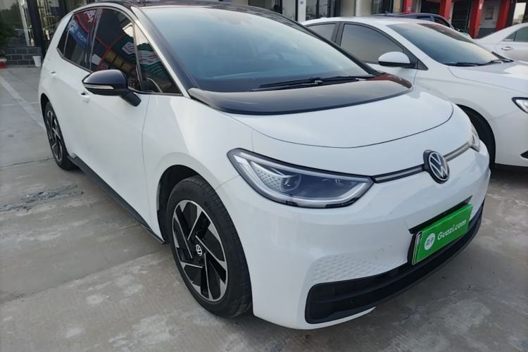 Used Volkswagen ID.3 2024 Intelligent Edition Front Right 45 Deg