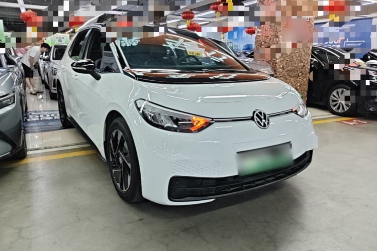 Used Volkswagen ID.3 2024 Outstanding Edition Front Right 45 Deg