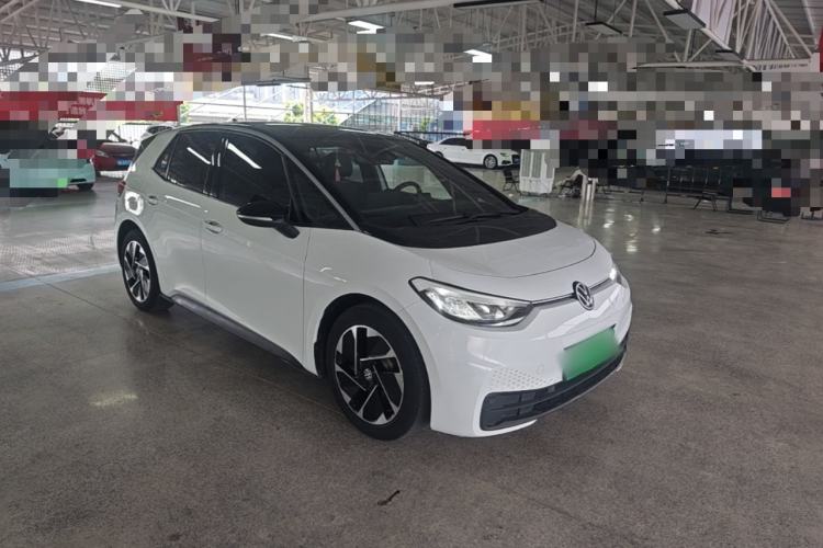 Used Volkswagen ID.3 2024 Outstanding Edition Front Right 45 Deg